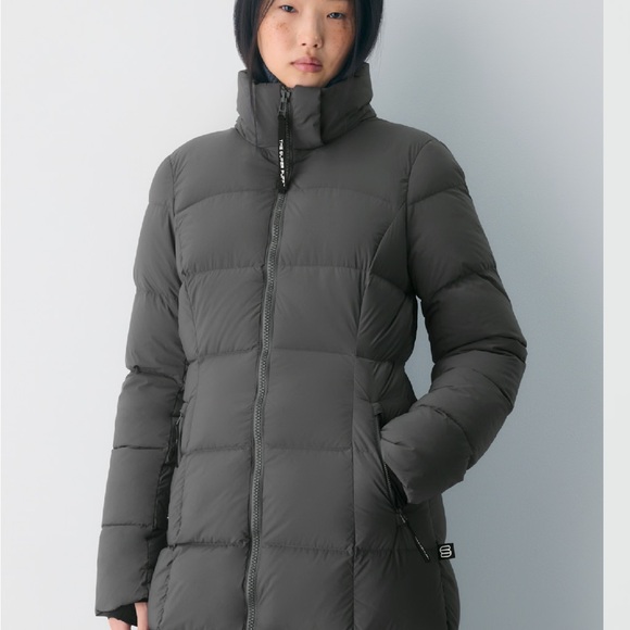 Aritzia THE SUPERSNUG PUFF Long S in Charcoal Grey - Picture 2 of 10